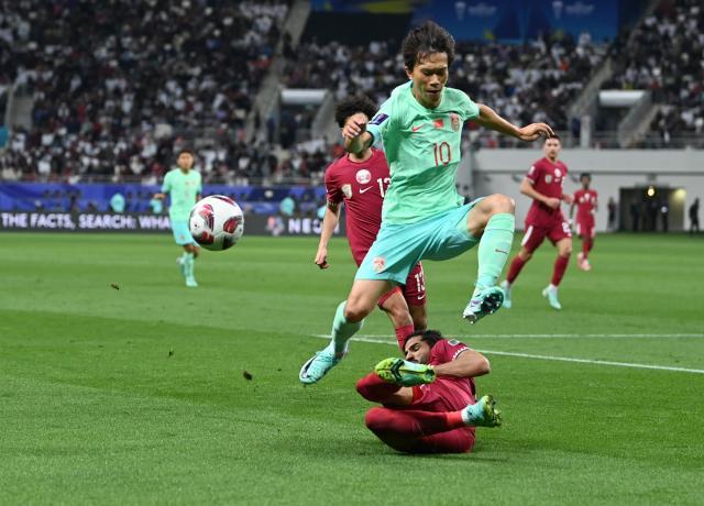 1711954453344045155.jpg 开云娱乐-严益唯:两国脚闪耀申花菱形中场或给伊万底气