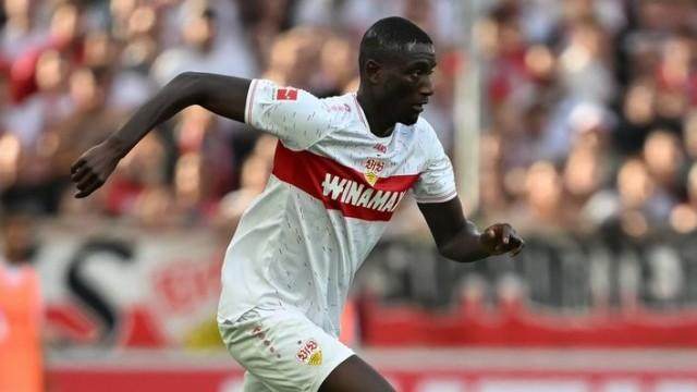 开云官网-【早报】眼看他楼塌了！热刺神奇不再5轮1分！