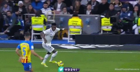 开云APP-【夜读】华丽转身，贝尔亮相高尔夫职业赛场